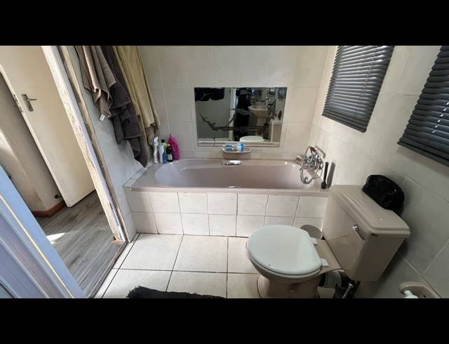 4 BEDROOM HOUSE FOR SALE IN BRACKENHURST
